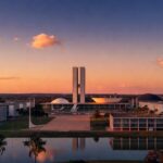 Vista panorâmica de Brasília com Congresso Nacional, representando redução de homicídios no Distrito Federal.