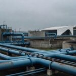 Sede da Caesb em Brasília com bandeiras a meio mastro, em luto pelo falecimento de Marcelo Reis.