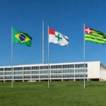 Palácio do Buriti em Brasília, sede do governo do DF, simbolizando suspensão de portaria sobre remuneração de professores temporários.