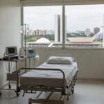 Hospital brasileiro simbolizando alta após cirurgia de pneumotórax
