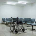 Sala de espera vazia na UPA do Recanto das Emas em Brasília