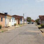 Viatura da PMDF em rua de Samambaia após prisão por tentativa de homicídio