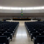 Câmara dos Deputados com sessão solene vazia sobre gastos públicos e instituto de advogados