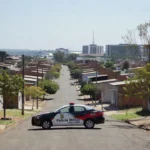 Viatura da Polícia Militar em Samambaia após prisão por porte ilegal de arma