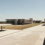 Campus da UnDF com prédios deteriorados e infraestrutura precária em Brasília