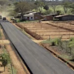Carreata em estrada asfaltada na Colônia Agrícola 26 de Setembro
